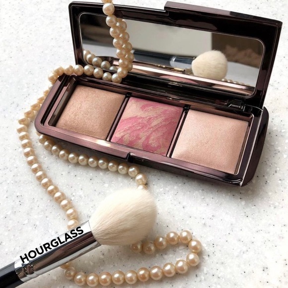 NIB✅Hourglass  - Luminous Edit - Ambient Lighting Palette - Picture 3 of 11